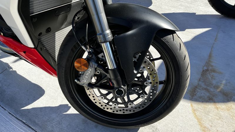 2023 Ducati Streetfighter V2 With full akrapovic exhaust 