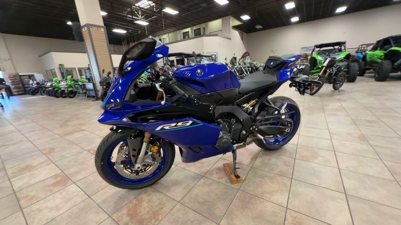 New 2027 Yamaha YZF-R9 Image 5