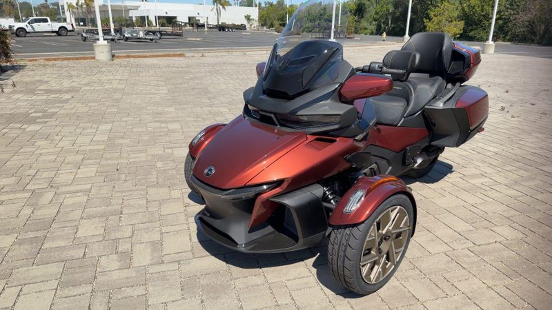 New 2026 Can-Am SPYDER RT SEA-TO-SKY (SE6) Image 5