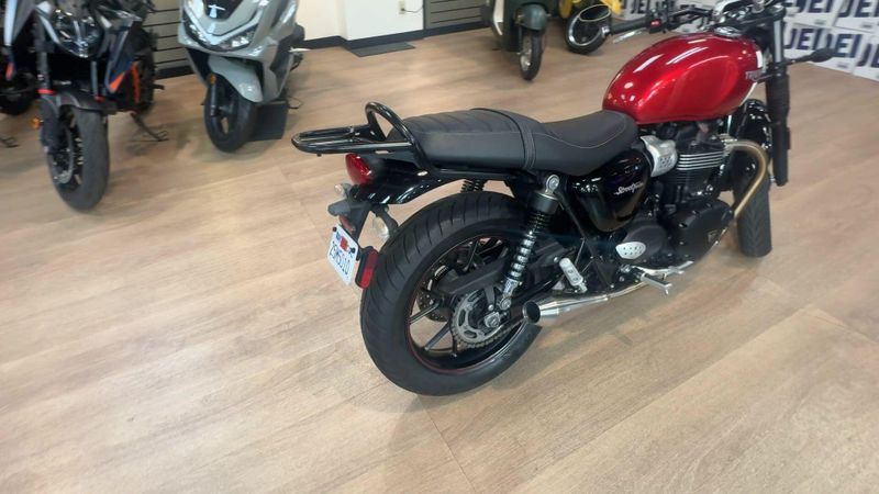 Used 2018 Triumph STREET TWIN Image 8