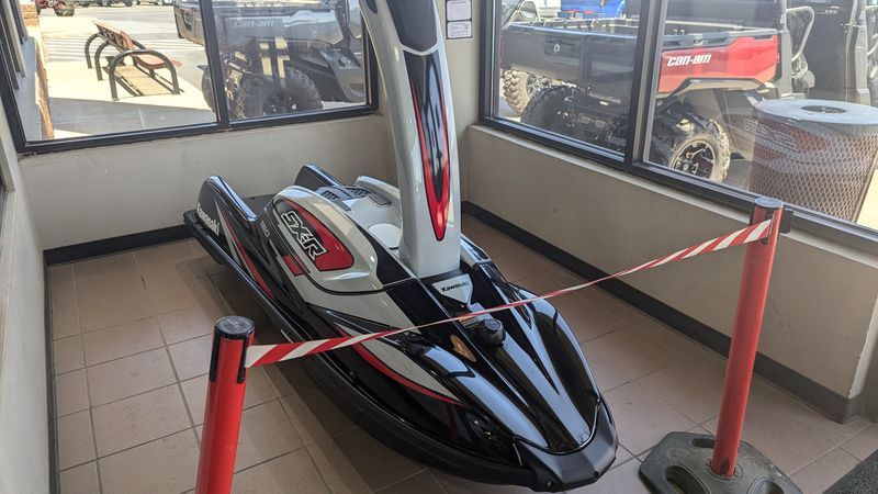 2024 Kawasaki JET SKI SXR 160 EBONY AND ICE GRAY Image 2