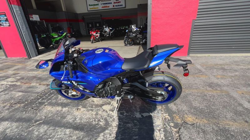 New 2026 Yamaha YZF-R1 Image 6