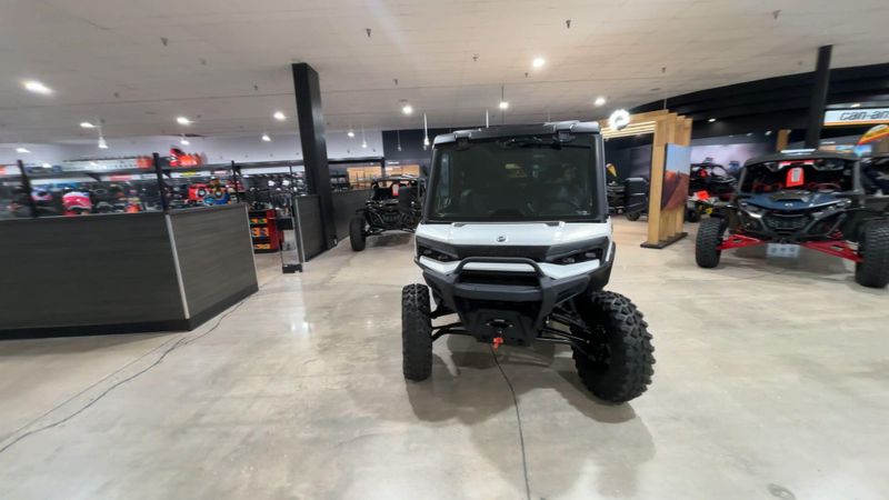 New 2027 Can-Am DEFENDER MAX LIMITED CAB HD11 Image 9
