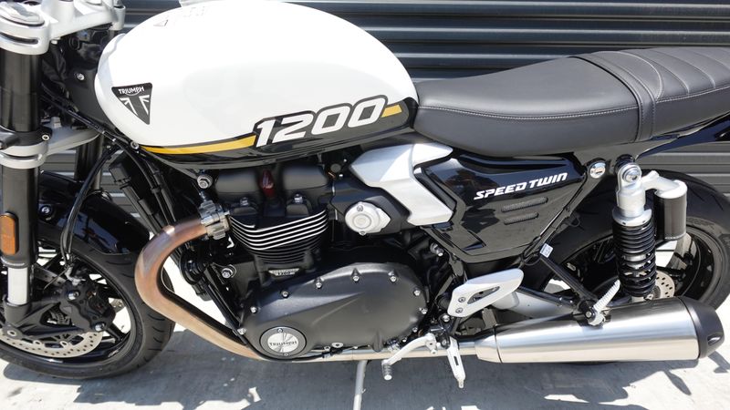 New 2025 Triumph Speed Twin 1200 