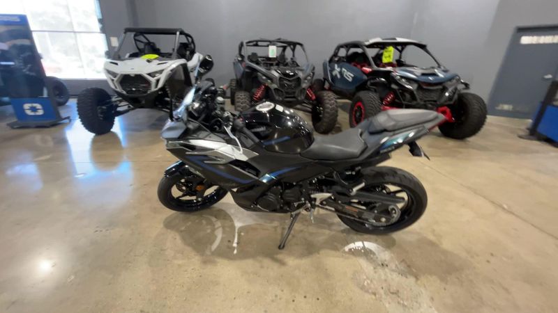 Used 2025 Kawasaki NINJA 500 Image 5