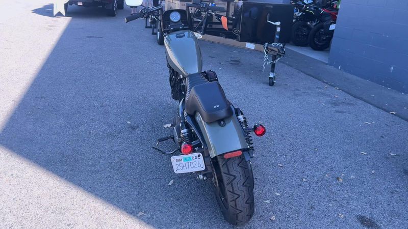 Used 2021 Harley-Davidson SPORTSTER IRON 883 Image 3