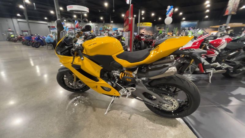 New 2026 Ducati PANIGALE V2 S Image 5