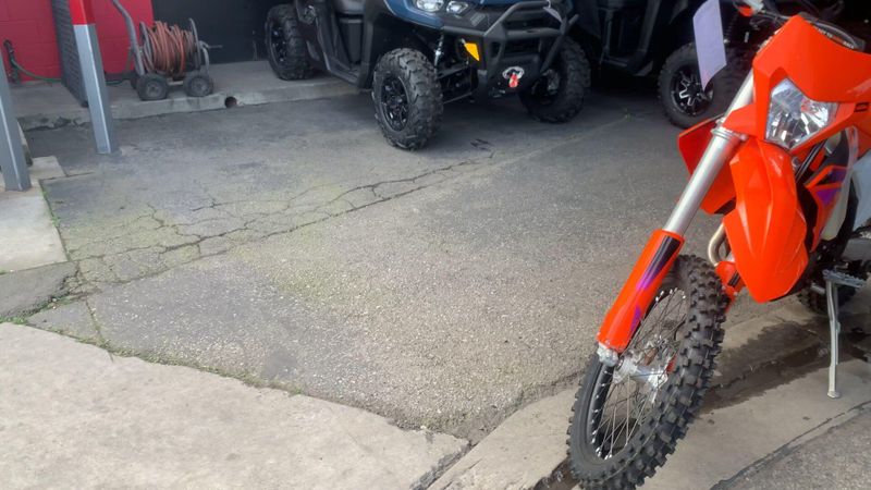 New 2024 KTM 500 XW-F Image 4