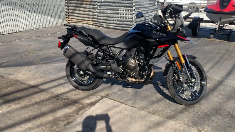 New 2025 Suzuki V-STROM 800DE Image 2