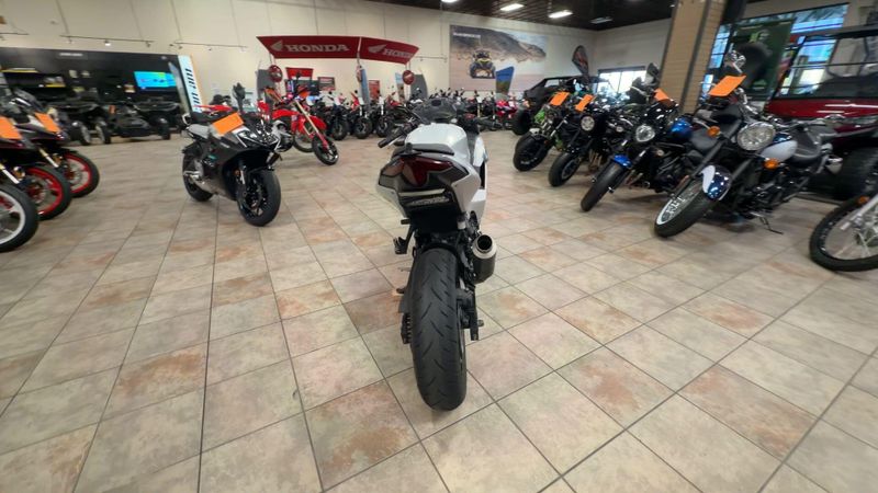 Used 2025 Kawasaki NINJA 500 Image 8