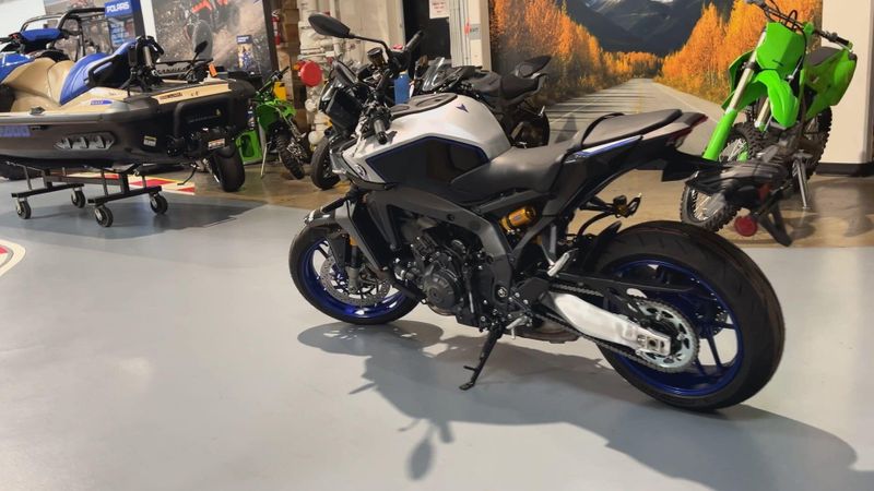 2025 Yamaha MT-09 SP Image 6