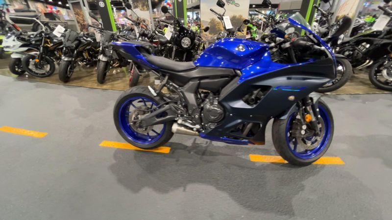 Used 2023 Yamaha YZF-R7 Image 9
