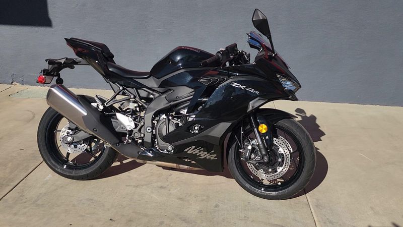 New 2026 Kawasaki NINJA ZX-4R ABS Image 4