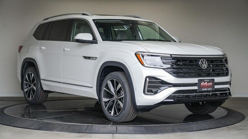 2025 Volkswagen Atlas 2.0T SEL Premium R-LineImage 5