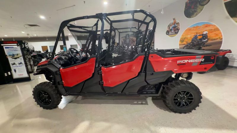New 2025 Honda PIONEER 1000-6 DLX CREW Image 5