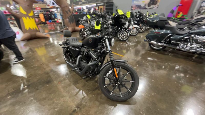 Used 2021 Harley-Davidson SPORTSTER IRON 883 Image 2