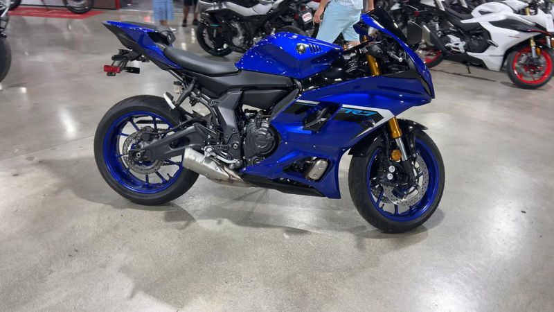 New 2025 Yamaha YZF-R7 Image 9