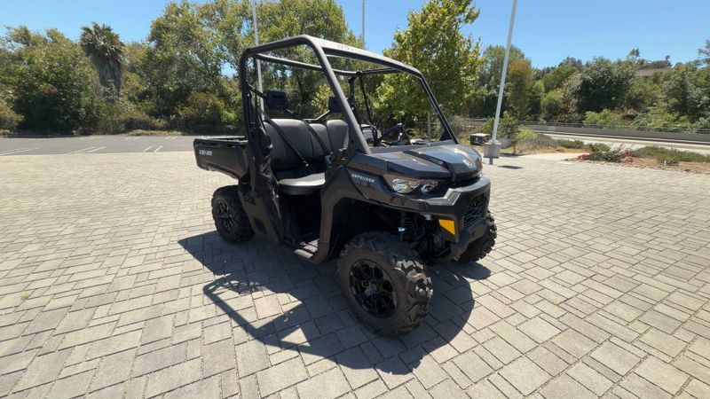 New 2026 Can-Am DEFENDER DPS HD9 Image 3