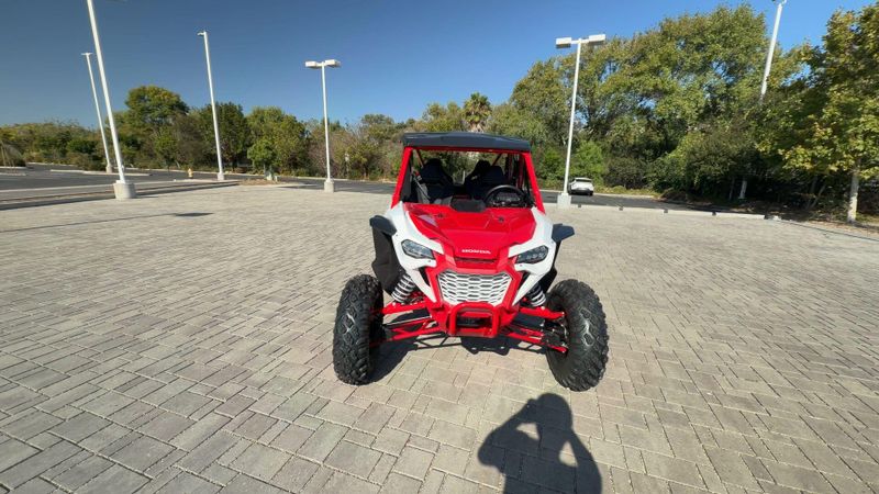 New 2026 Honda TALON1000R4 FOX LIVEVALVE Image 4
