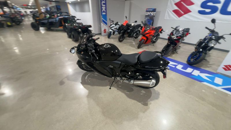 New 2027 Suzuki Hayabusa Image 9