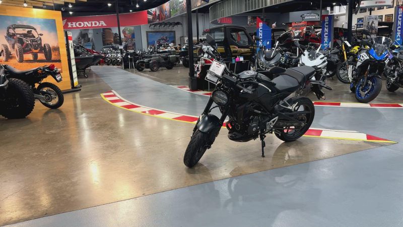 Used 2025 Honda CB300R ABS Image 4