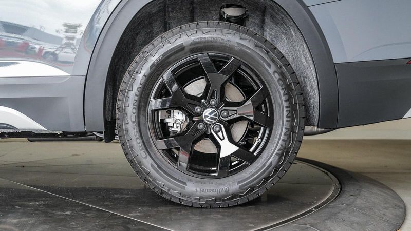 New 2025 Volkswagen Atlas 2.0T Peak EditionImage 9