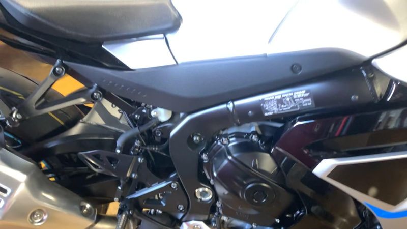 New 2025 Suzuki GSX-R1000 Image 9