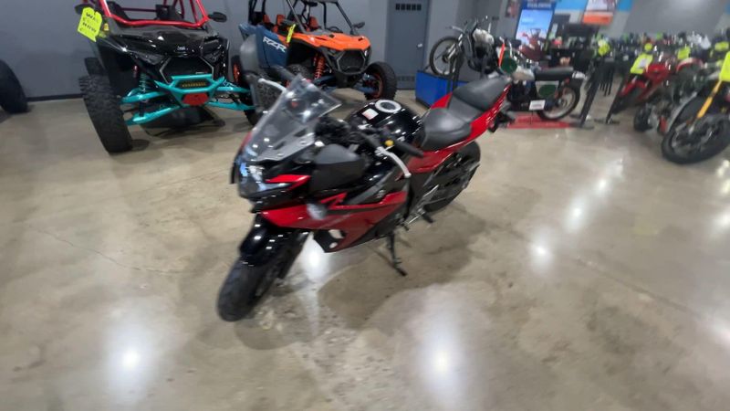 Used 2024 Suzuki GSX-R 250 Image 4