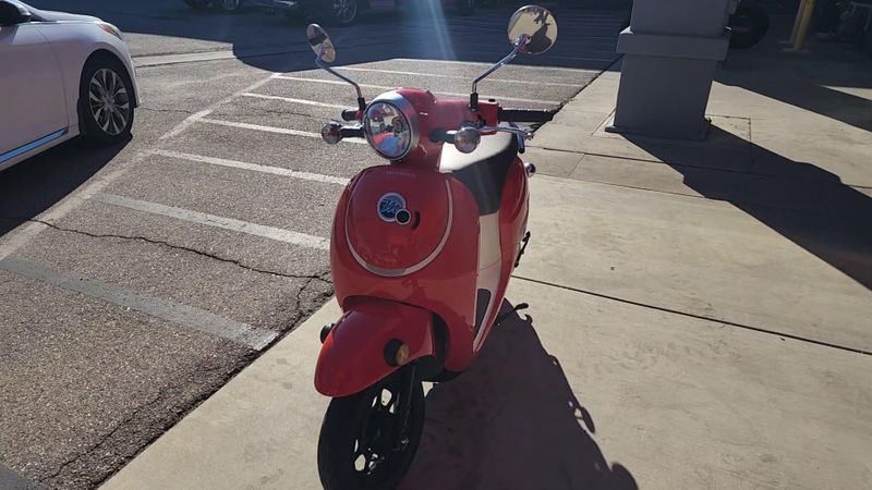 New 2026 Honda Metropolitan Image 7