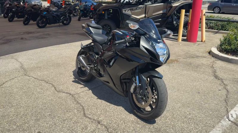 Used 2024 Suzuki GSX-R600 CA Image 2