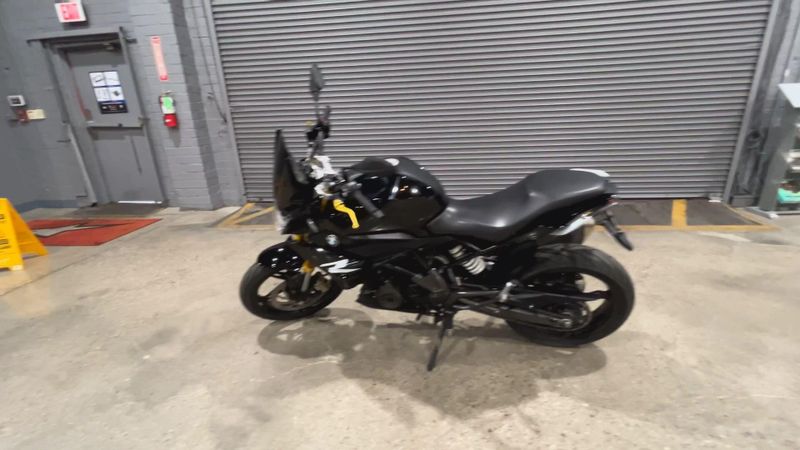 Used 2022 BMW G 310 R Image 5
