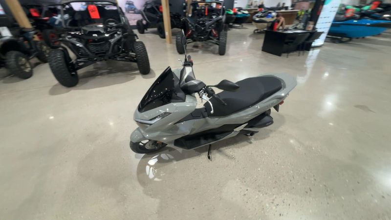 New 2026 Honda PCX ABS Image 4