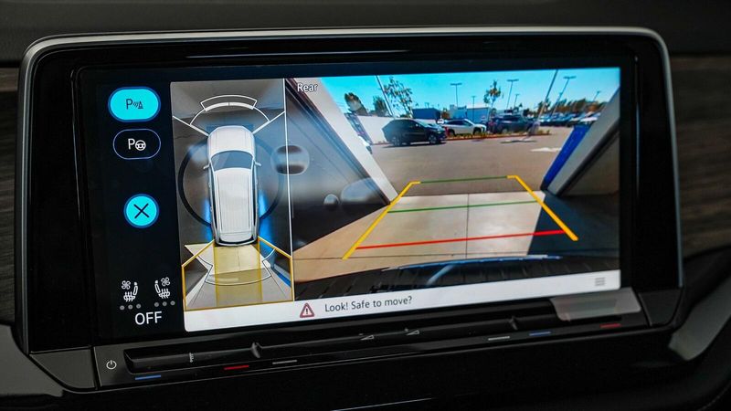 2025 Volkswagen Atlas 2.0T SEL Premium R-LineImage 25