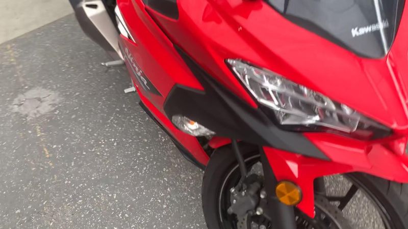 Used 2021 Kawasaki Ninja 400 Base Image 5