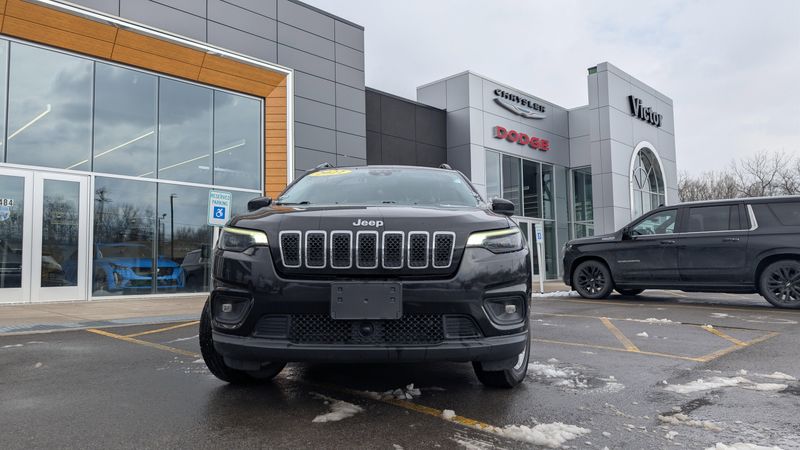 Used 2022 Jeep Cherokee Latitude LuxImage 2