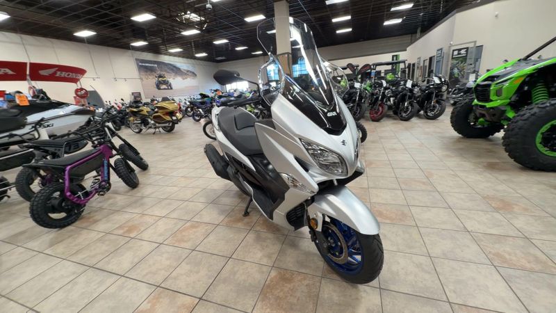 Used 2024 Suzuki Burgman 400 Image 3
