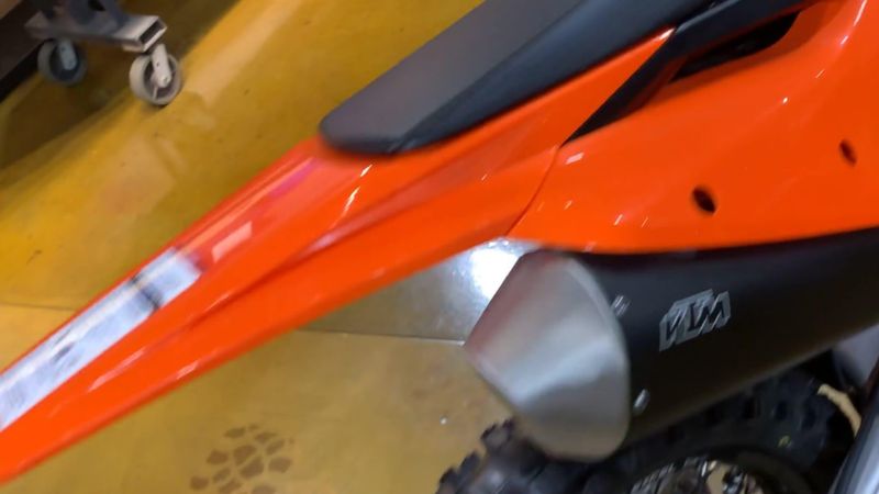 New 2025 KTM 450 SX-F Image 4