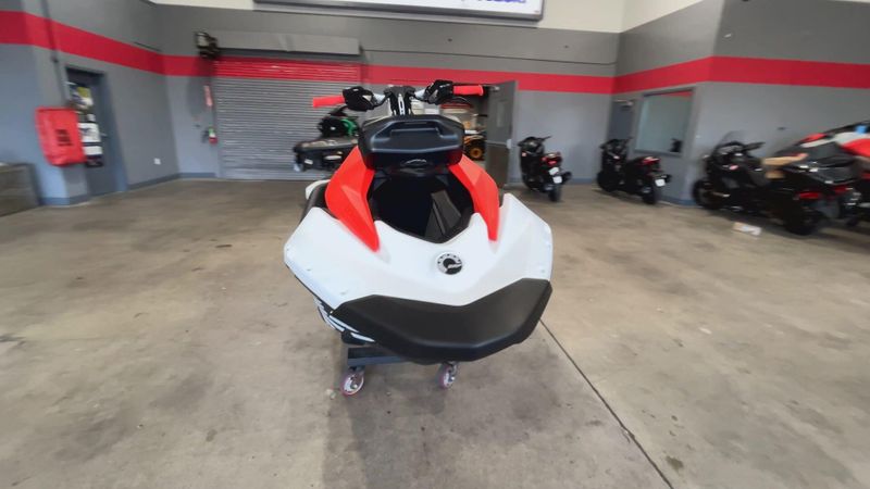 New 2026 Sea-Doo SPARK FOR 3 90 TRIXX (SOUND SYSTEM) Image 3