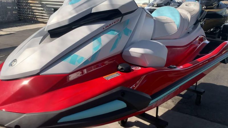 New 2025 Yamaha VX LIMITED Image 2