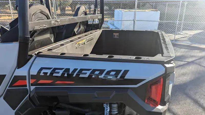 2025 Polaris GENERAL 4 1000 SPORT GHOST GRAYImage 12