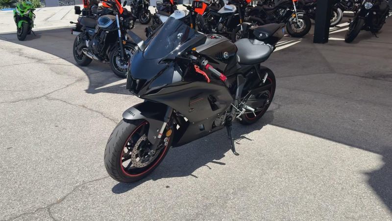 Used 2024 Yamaha YZF-R7 Image 4