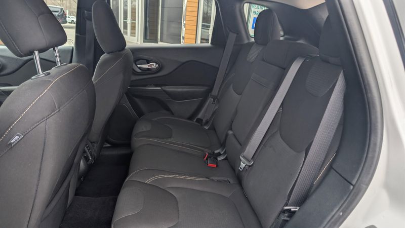 Used 2016 Jeep Cherokee LatitudeImage 12