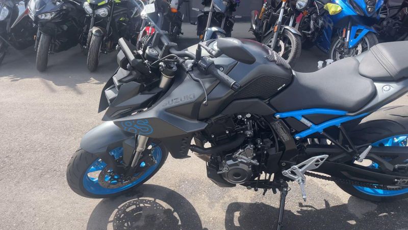 Used 2024 Suzuki GSX-8S CA Image 8