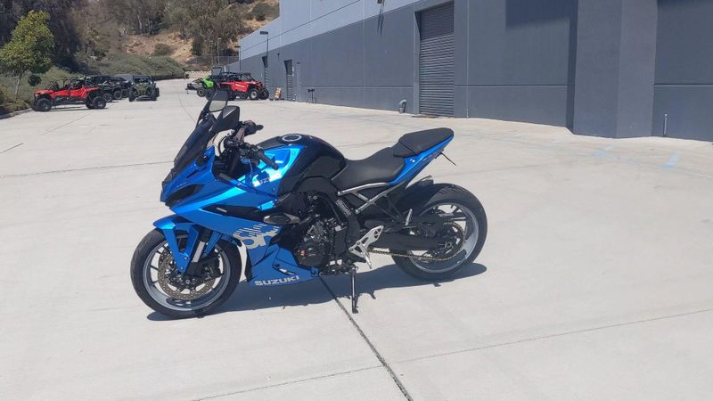 Used 2024 Suzuki GSX-8R Image 4