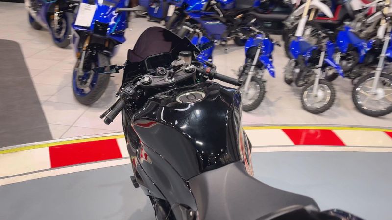 Used 2024 Kawasaki NINJA ZX-6R Image 3