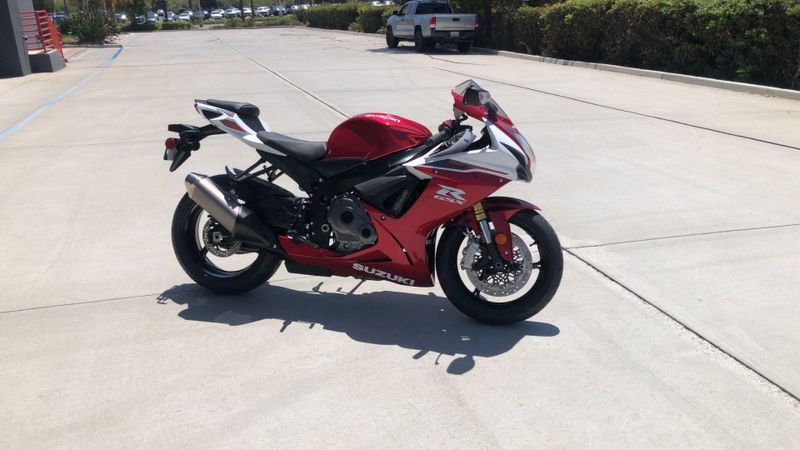New 2027 Suzuki GSX-R750 Image 5