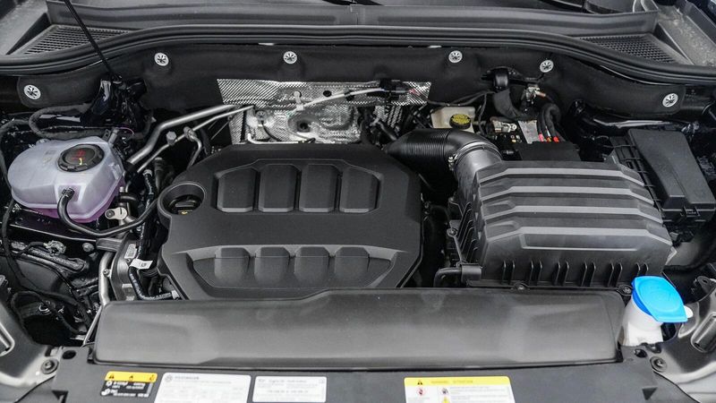 New 2025 Volkswagen Atlas 2.0T Peak EditionImage 12