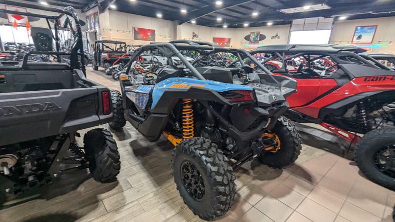 2025 Can-Am MAVERICK X3 DS TURBO RR SCANDI BLUE AND ORANGE CRUSHImage 5