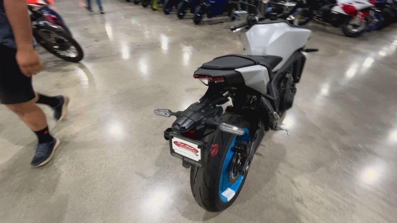 Used 2025 Yamaha MT-09 Image 7
