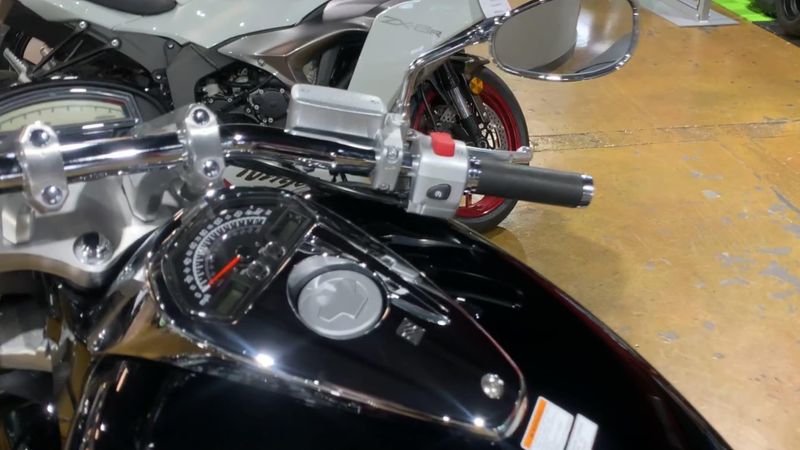 New 2025 Suzuki BOULEVARD M109R Image 7